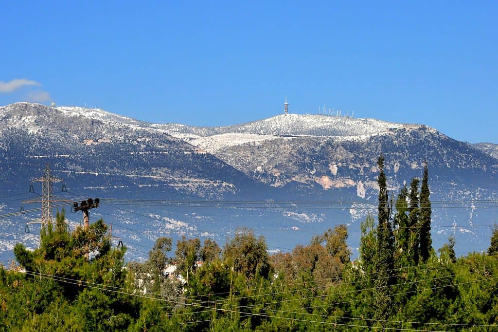 Το καζίνο δεσπόζει στην κορυφή της Πάρνηθας